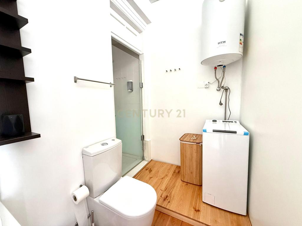 Apartamento T0 na Rua do Almada - Image 4